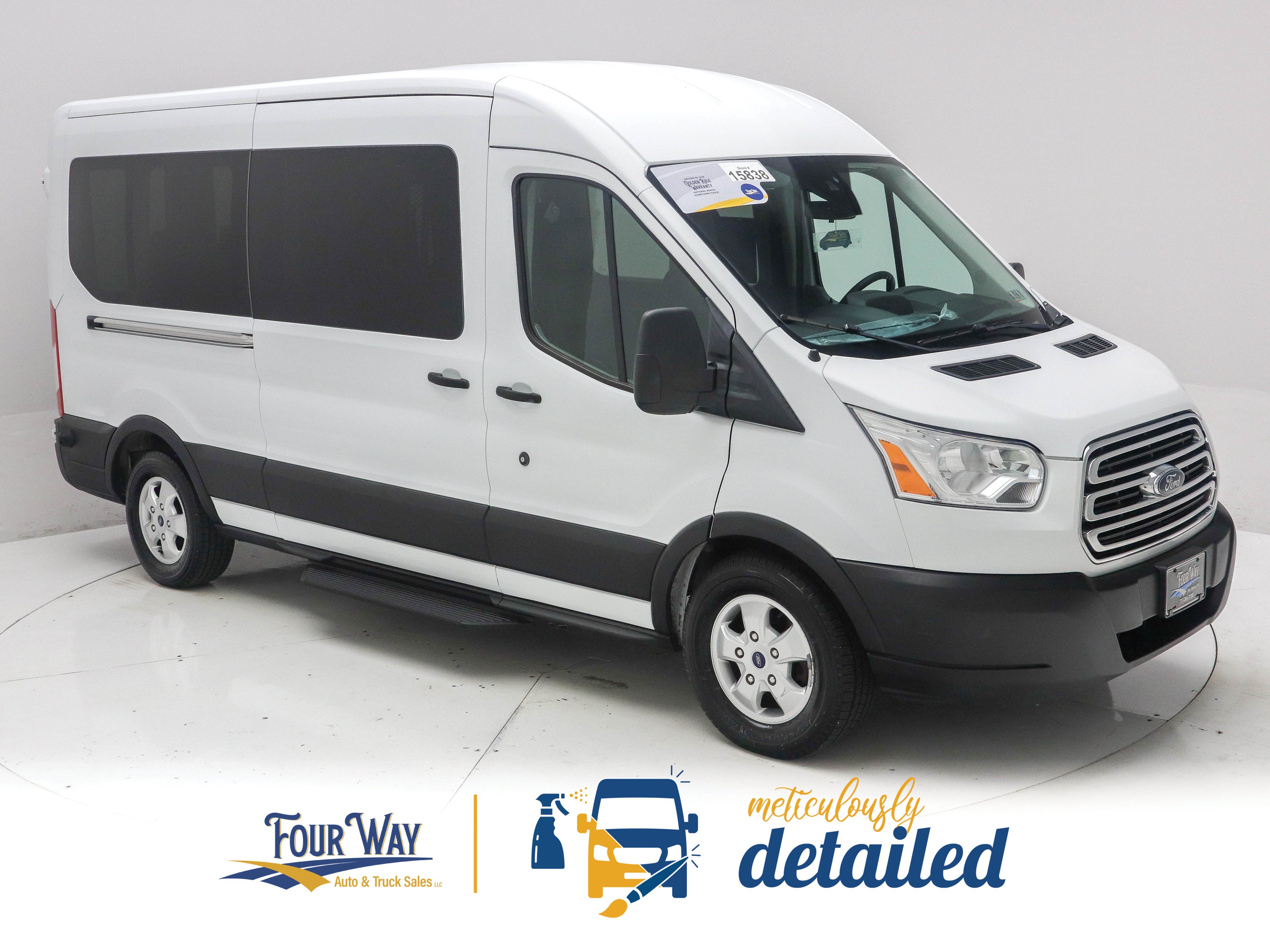 Used 2019 Ford Transit 350 XLT RWD image 2