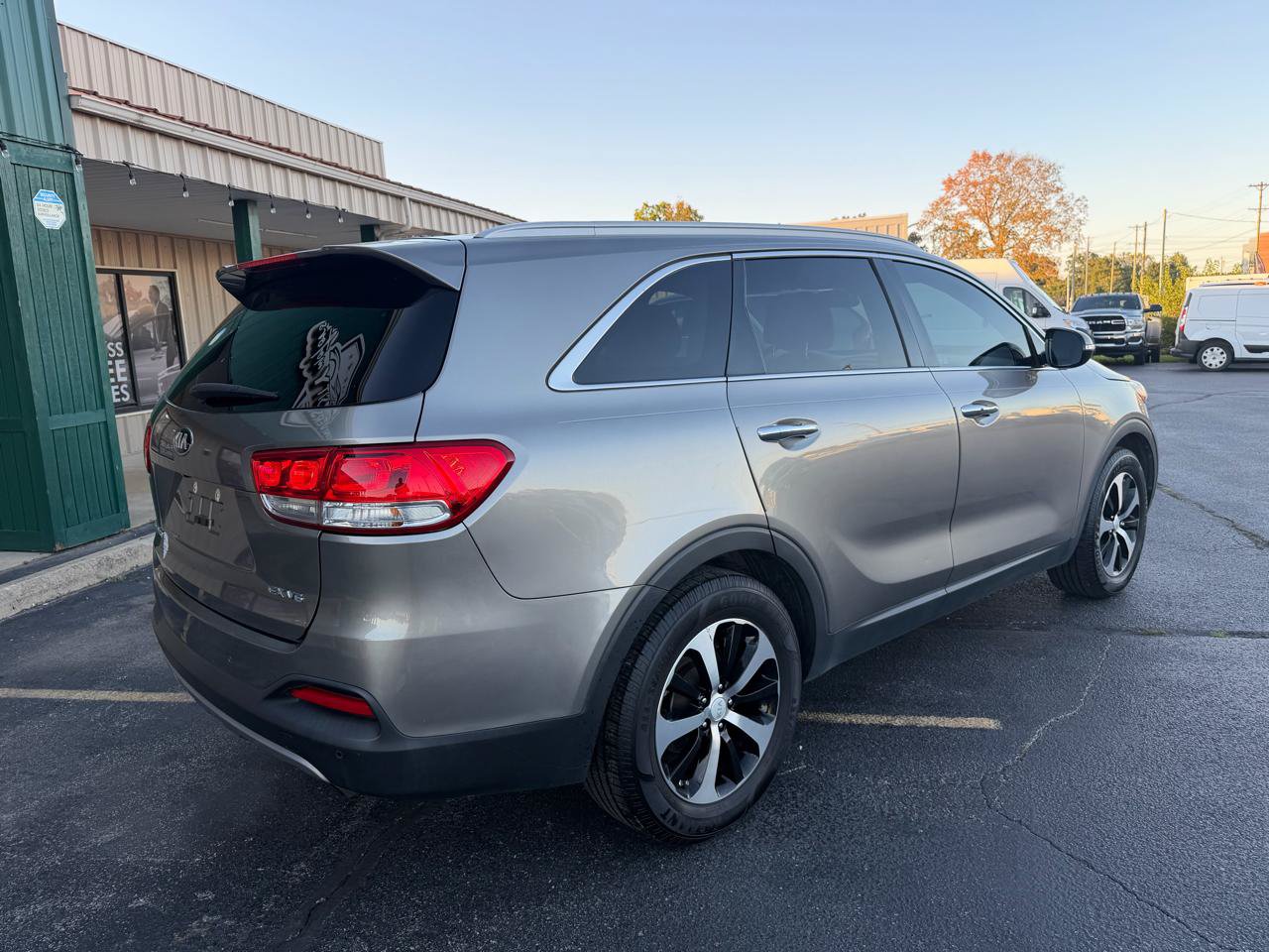 Used 2017 Kia Sorento EX w/ EX V6 Premium Package FWD image 3