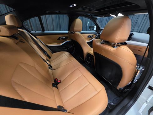 Used 2025 BMW 330i xDrive Sedan w/ Premium Package image 42