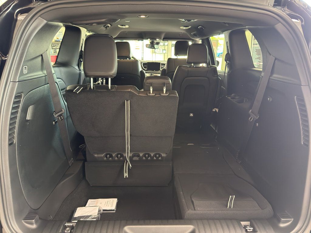 New 2027 Chrysler Pacifica Select FWD image 33