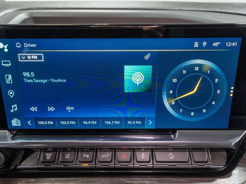 Used 2024 Chevrolet Silverado 2500 LTZ w/ LTZ Convenience Package image 19