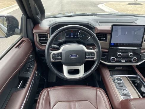 Used 2024 Ford Expedition Limited image 29