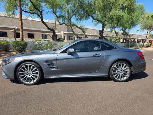 Used 2018 Mercedes-Benz SL 550 image 7