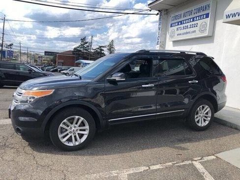 Used 2014 Ford Explorer XLT w/ Equipment Group 202A image 6