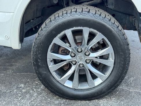 Used 2015 Ford F150 Lariat w/ Equipment Group 502A Luxury image 8