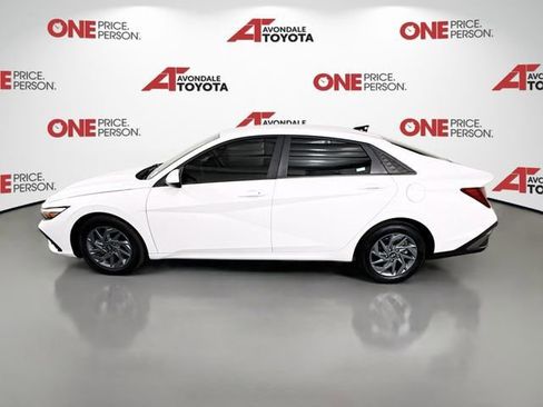 Used 2024 Hyundai Elantra SEL image 4