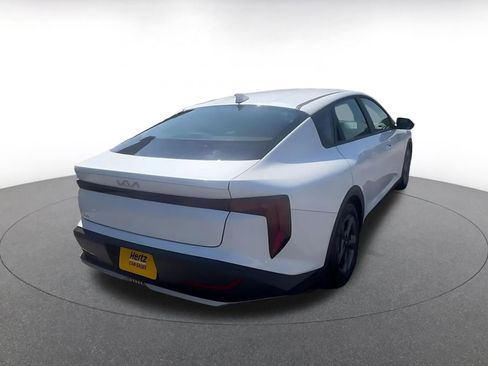 Used 2025 Kia K4 LXS image 13