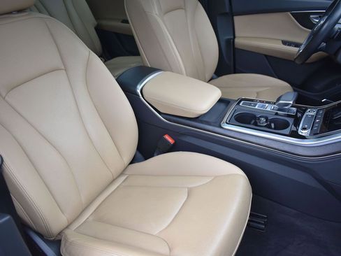 Used 2021 Audi Q7 3.0T Premium Plus w/ Executive Package AWD/4WD image 35