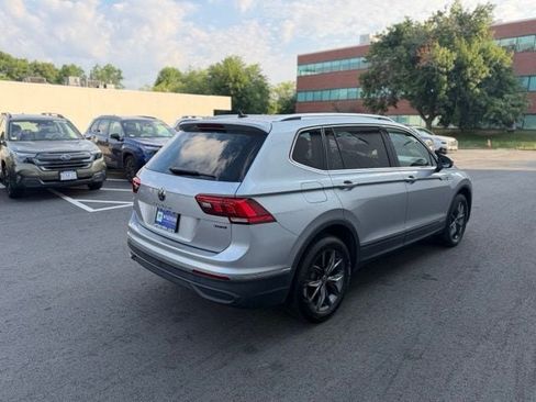 Used 2022 Volkswagen Tiguan SE AWD/4WD image 6