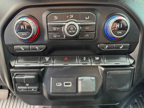 Used 2022 Chevrolet Silverado 3500 LT w/ Convenience Package image 40