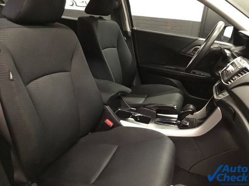 Used 2014 Honda Accord LX image 32
