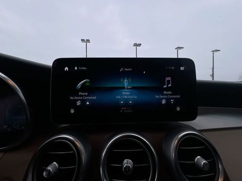 Used 2022 Mercedes-Benz GLC 300 4MATIC image 16