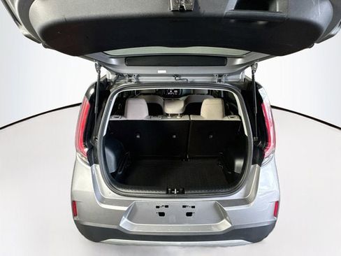 Certified 2023 Kia Soul LX FWD image 23