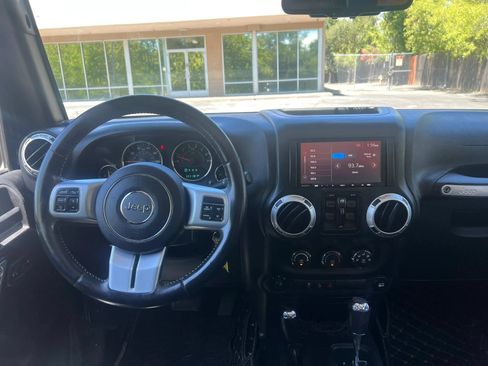 Used 2015 Jeep Wrangler Unlimited Sport AWD/4WD image 24