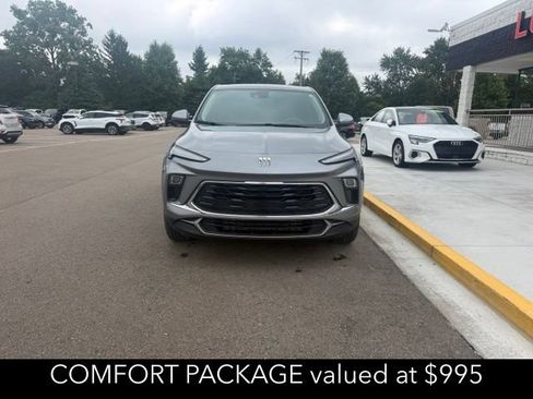 Used 2025 Buick Encore GX Preferred w/ Comfort Package FWD image 3