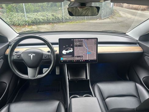 Used 2019 Tesla Model 3 Mid Range RWD image 14