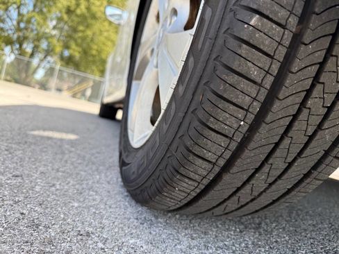 Used 2013 Hyundai Elantra image 12