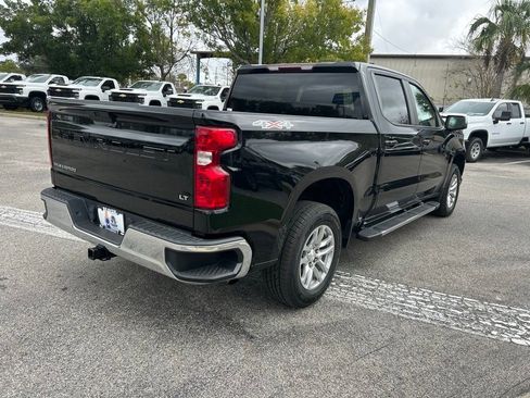 Used 2021 Chevrolet Silverado 1500 LT image 3