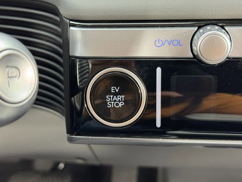 Used 2022 Hyundai Ioniq 5 SE image 21