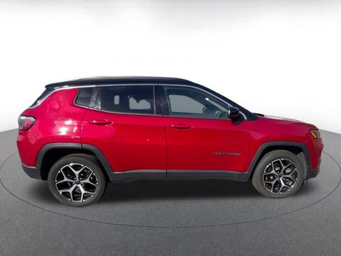 Used 2025 Jeep Compass Limited AWD/4WD image 16