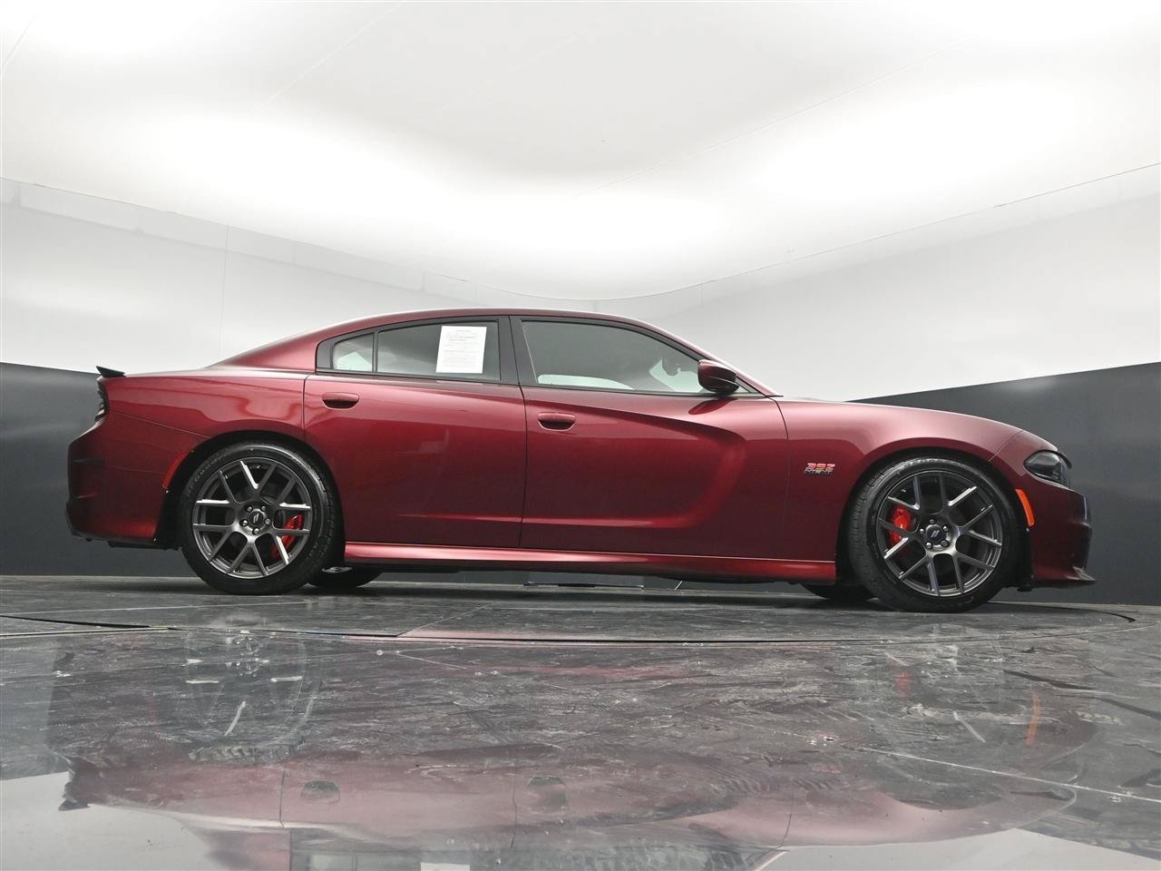 Used 2017 Dodge Charger R/T Scat Pack w/ Technology Group RWD image 32