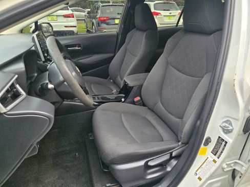 Used 2020 Toyota Corolla LE FWD image 6