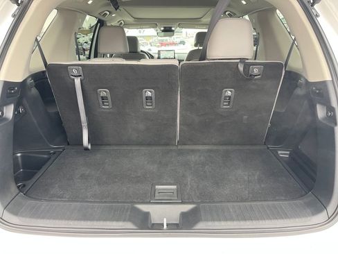 Used 2025 Honda Pilot Touring image 24