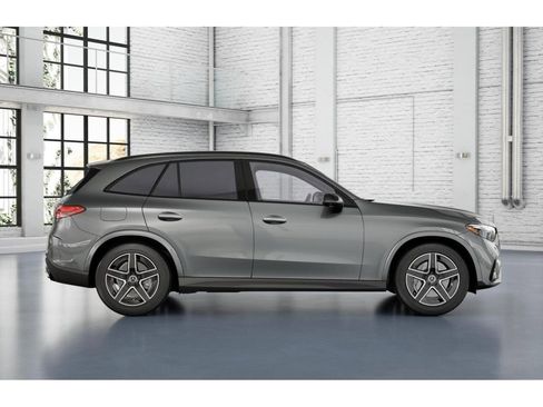 Used 2023 Mercedes-Benz GLC 300 4MATIC image 2