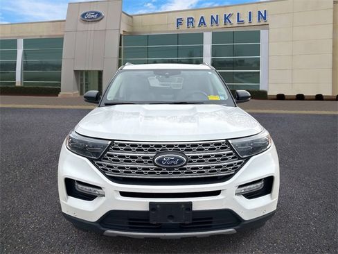 Used 2022 Ford Explorer Limited w/ Limited Technology Package image 2