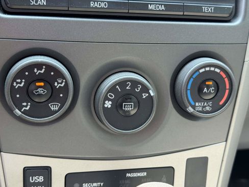 Used 2012 Toyota Corolla LE FWD image 22