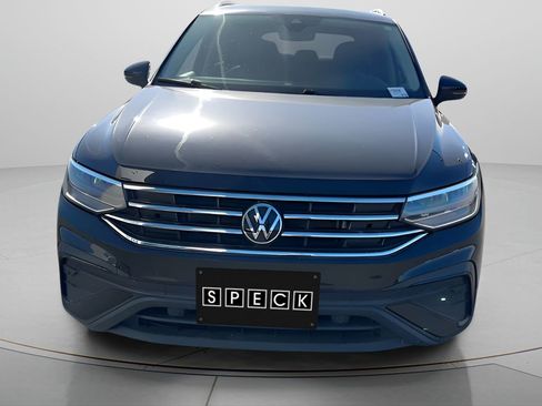 Used 2024 Volkswagen Tiguan SE AWD/4WD image 17