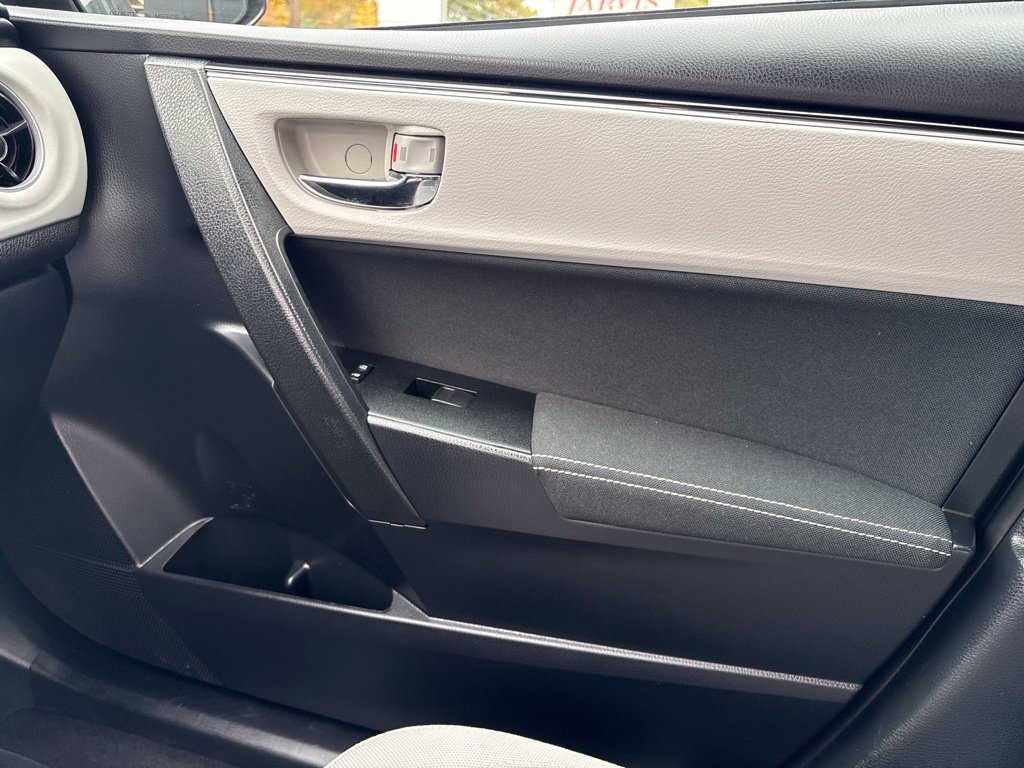 Used 2017 Toyota Corolla L FWD image 16