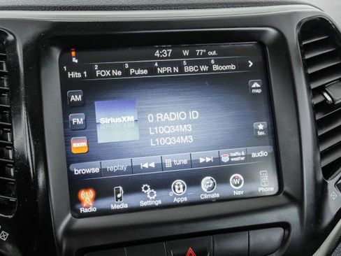 Used 2014 Jeep Cherokee Latitude AWD/4WD image 25
