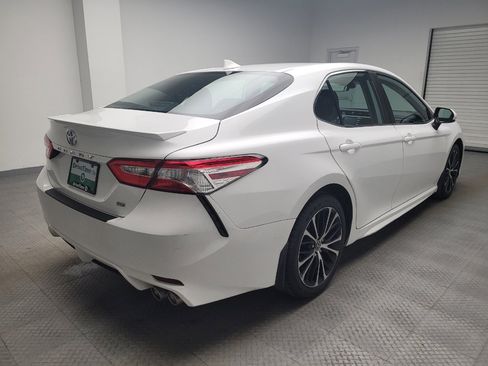Used 2020 Toyota Camry SE image 9