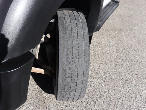 Used 2015 Ford F550 2WD Regular Cab Super Duty image 34