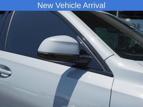 Used 2025 BMW X6 xDrive40i w/ Premium Package AWD/4WD image 11