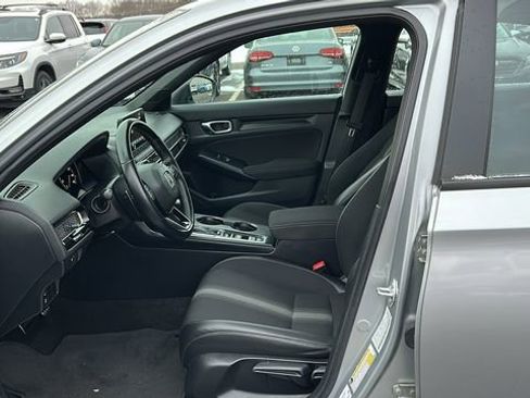 Used 2023 Honda Civic Sport image 9