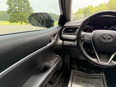 Used 2021 Toyota Camry XLE image 32
