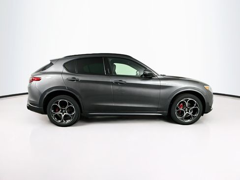 Used 2023 Alfa Romeo Stelvio Ti AWD/4WD image 10