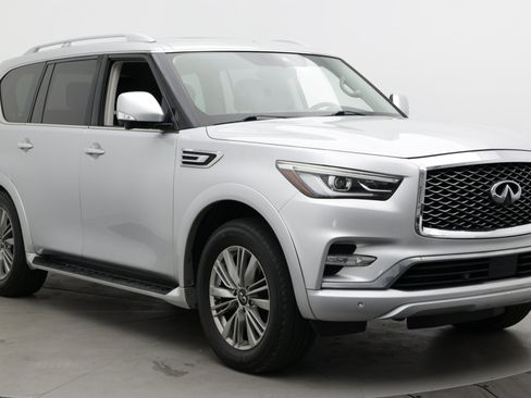 Used 2018 INFINITI QX80 4WD w/ Driver Assistance Package image 3