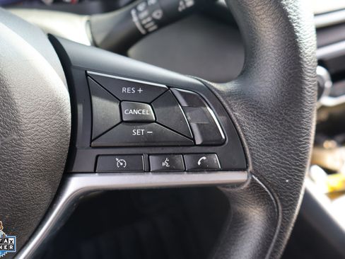 Used 2025 Nissan Altima 2.5 SV FWD image 15