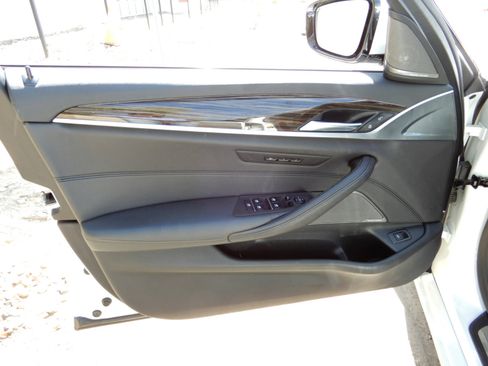 Used 2020 BMW 530i xDrive w/ Convenience Package image 25