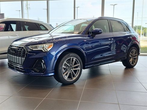 New 2025 Audi Q3 2.0T Premium image 1