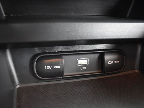 Used 2023 Kia Soul LX w/ LX Technology Package image 17