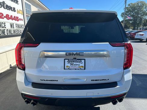 Used 2022 GMC Yukon XL Denali image 6