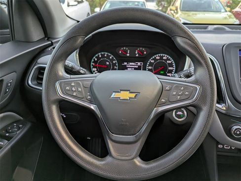 Used 2022 Chevrolet Equinox LS w/ LS Convenience Package image 19