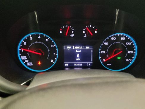 Used 2018 Chevrolet Equinox LT FWD image 23