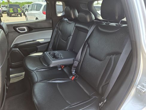 Used 2025 Jeep Compass Limited AWD/4WD image 24