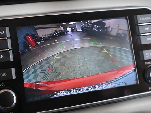 Used 2020 Nissan Versa SV image 18