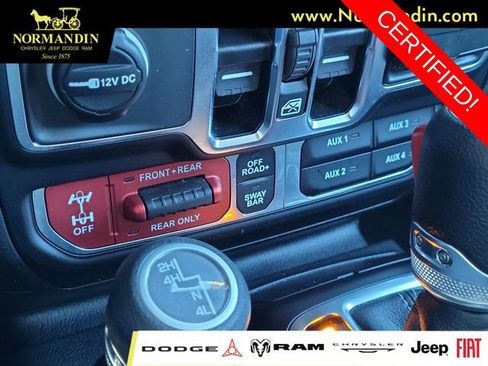 Certified 2025 Jeep Wrangler Unlimited Rubicon w/ Convenience Group AWD/4WD image 12